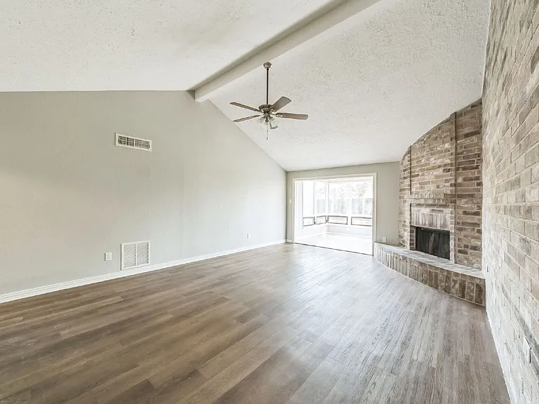 809 Willow Creek Dr — Photo 9