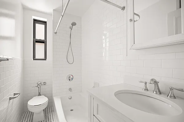 Rented by Cooper & Cooper Real Estate | media 6