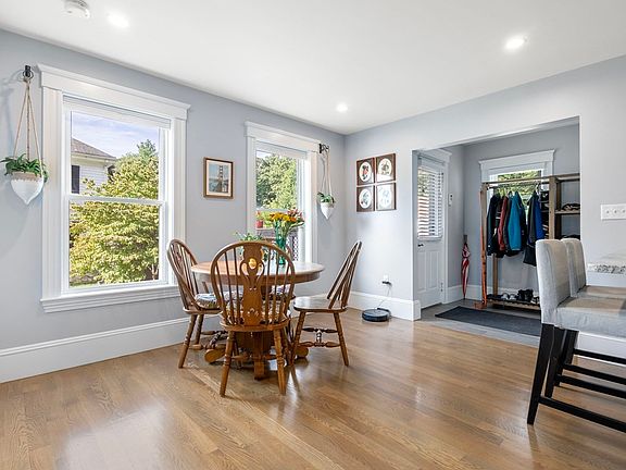 5th image of 60 Speen St