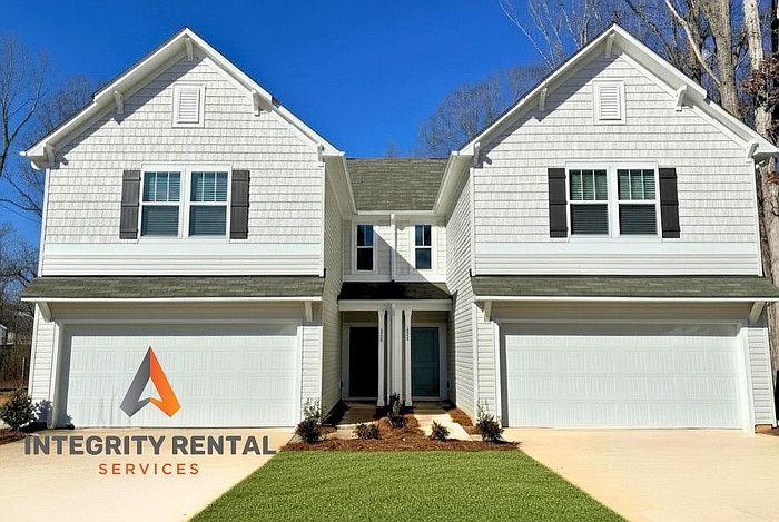 1st image of 155 Lorcan Ln