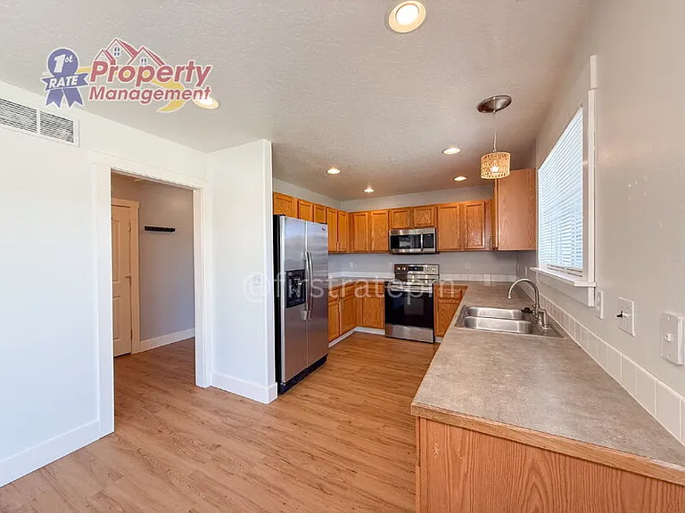 16042 N Saint Helens Dr — Photo 11
