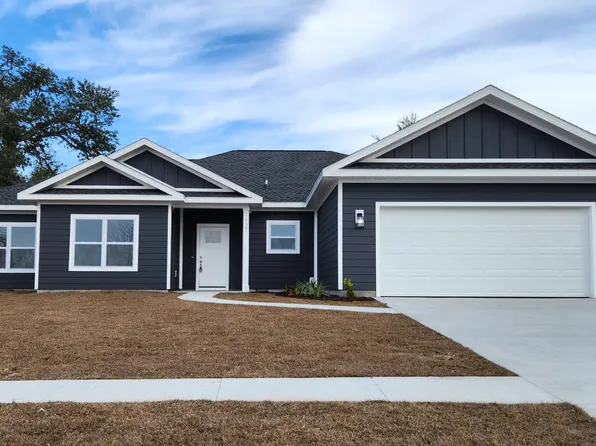 137 H L Sudduth Dr, Panama City, FL 32404