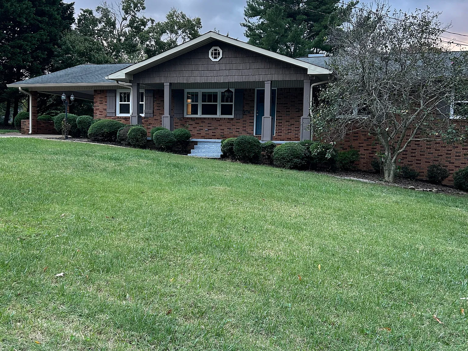 3 bed, 2.5 bath, 2800 sqft, $2,900 — Photo 2