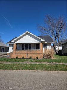 1512 Adams St, Coshocton, OH, 43812