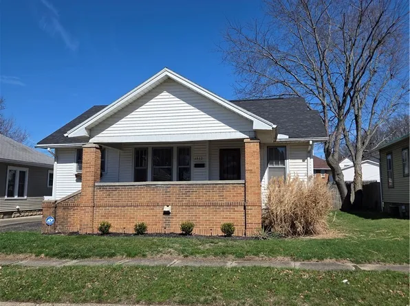 1512 Adams St, Coshocton, OH 43812