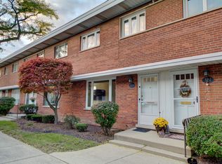 324 S Maple St, Mount Prospect, IL 60056