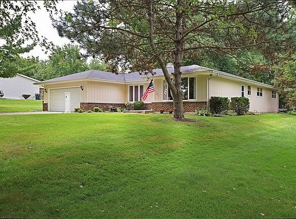 2nd image of 51 Mayflower Dr