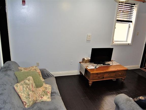 4th image of 507 W Girard Ave APT 1R