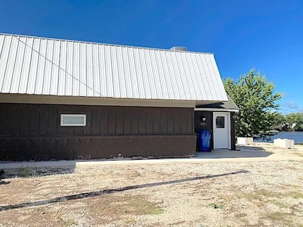 111 N 1st St, Greene, IA 50636