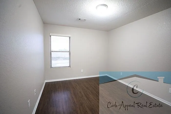 3883 Saddlecrest Dr — Photo 12