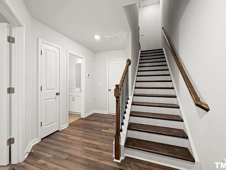 742 Cormiche Ln — Photo 4