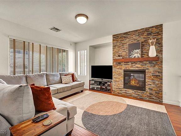 3rd image of 11908 Menchaca Ln