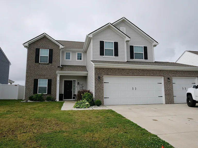 961 Capricorn Dr — Photo 1