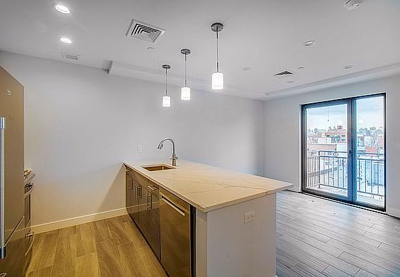 4th image of 25-40 31st St #4