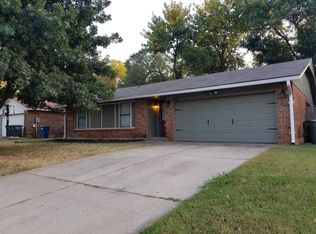 416 Cherryvale Rd, Edmond, OK 73003
