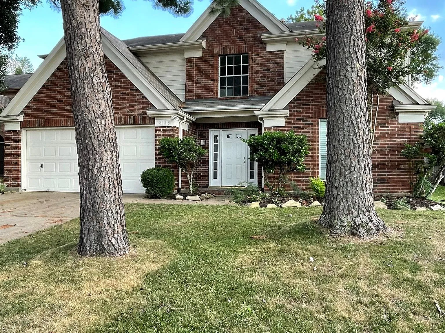 4 bed, 2.5 bath, 2486 sqft, $2,150 — Photo 1