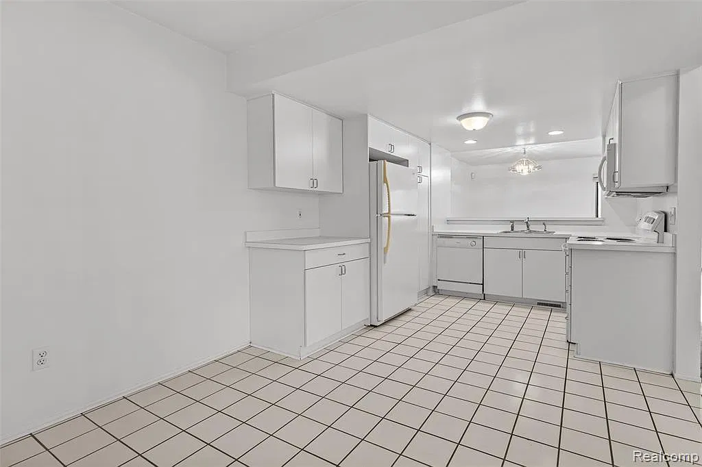 2 bed, 2.5 bath, 1553 sqft, $2,300 — Photo 4