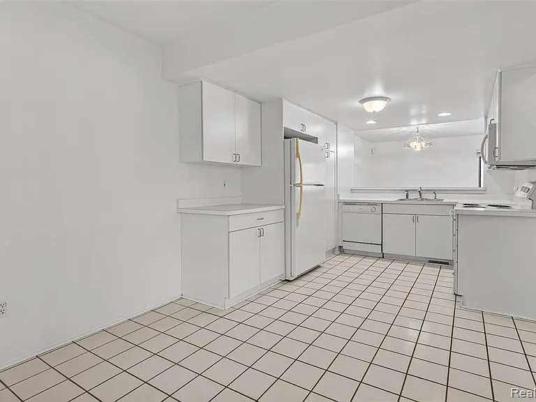 5611 Drake Hollow Dr W — Photo 3