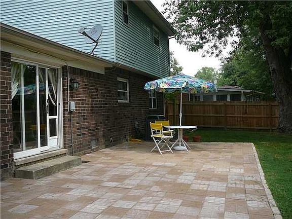 2nd image of 1501 N Moores Mnr