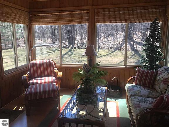 5th image of 4537 Hampshire Dr