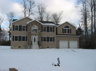 207 Birdie Pl, Tobyhanna, PA 18466