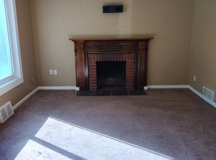 8659 Harding Ave, Center Line, MI 48015