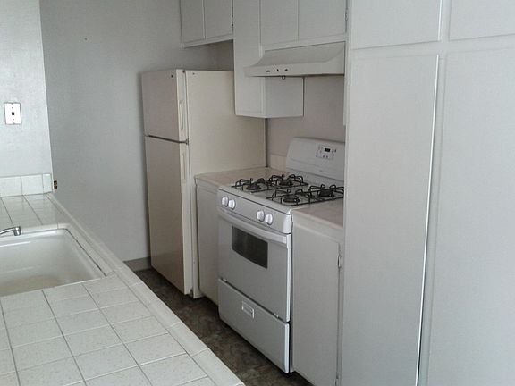 5th image of 2110 Arroyo Ct APT 3