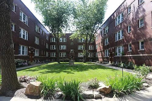 4716 N Racine Ave #E4 Photo 1 4716 N Racine Ave #E4 Photo 1