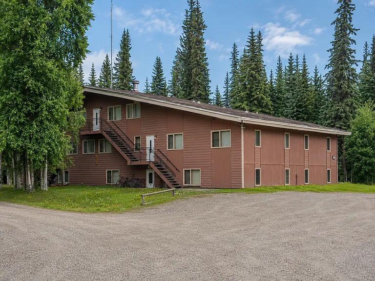 Lakefront Apartments for Rent in North Pole, AK | Beaver Lake Apartments — Photo 3