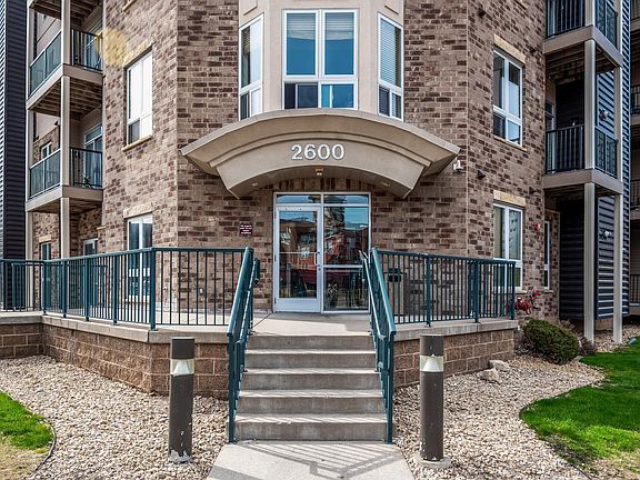 2nd image of 2600 University Ave SE APT 313