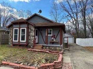 2801 Earl Ln, Lansing, MI 48906
