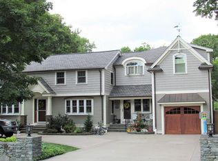 39 Howland St, Needham, MA 02492