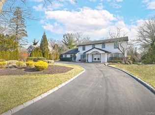 17 Susan Lane, Dix Hills, NY 11746