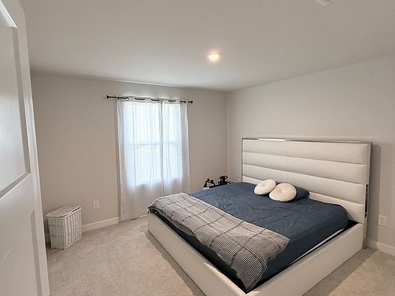 4th image of 275 Haddonfield Ct