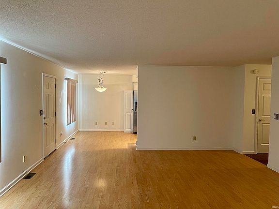 5th image of 4824 E Heritage Cir