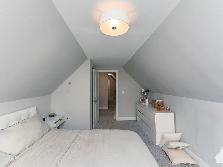 3570 W Dickens Ave #2 — Photo 14