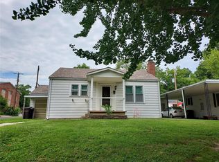 605 E Oak St, Greenville, IL