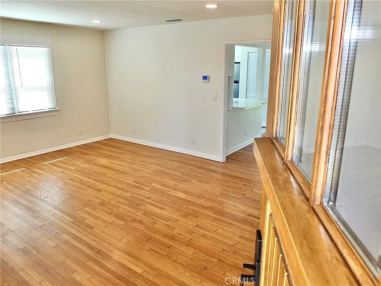 4036 E Vermont St — Photo 3