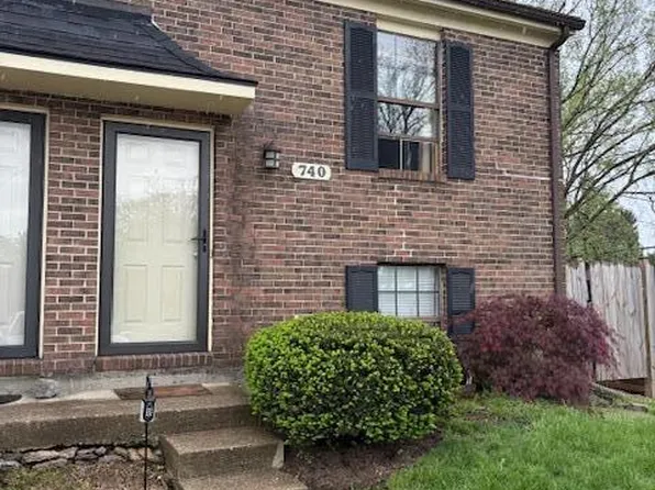 740 Spring Meadows Dr, Lexington, KY 40504