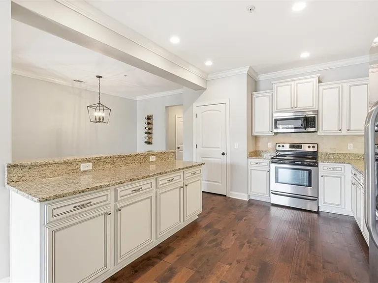 205 Reserve Ln — Photo 8