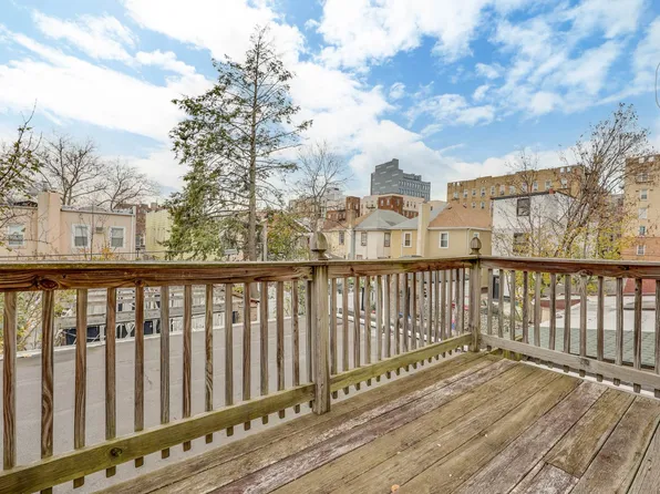 918 East 32nd Street image 13 of 24