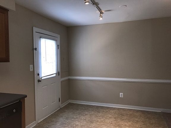4th image of 330 S Chesire Ct