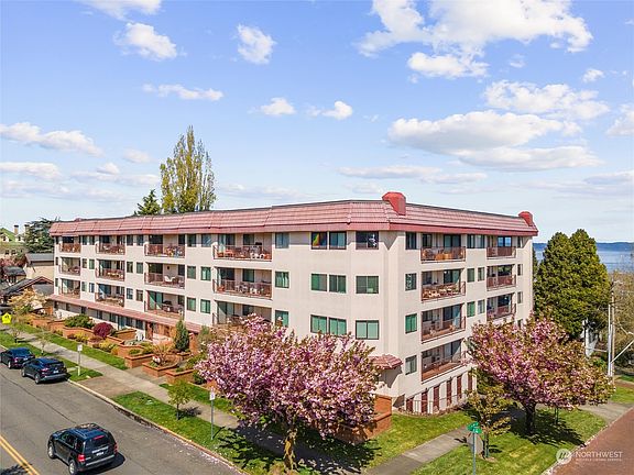 5th image of 909 N I Street #402