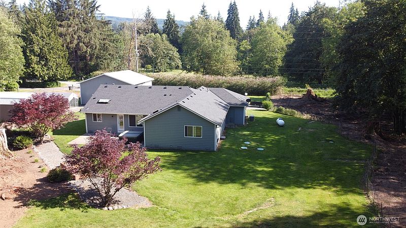 4th image of 16617 Jim Creek Road