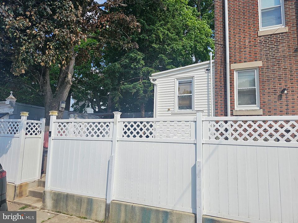 1st image of 401 Fanshawe St