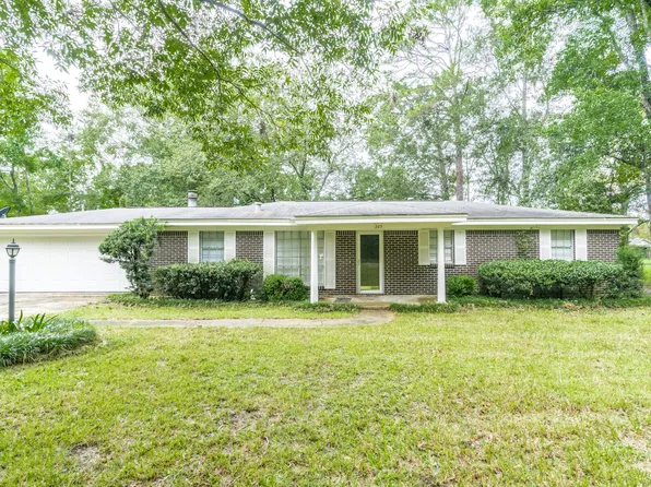 223 Ideal Dr, Saraland, AL 36571