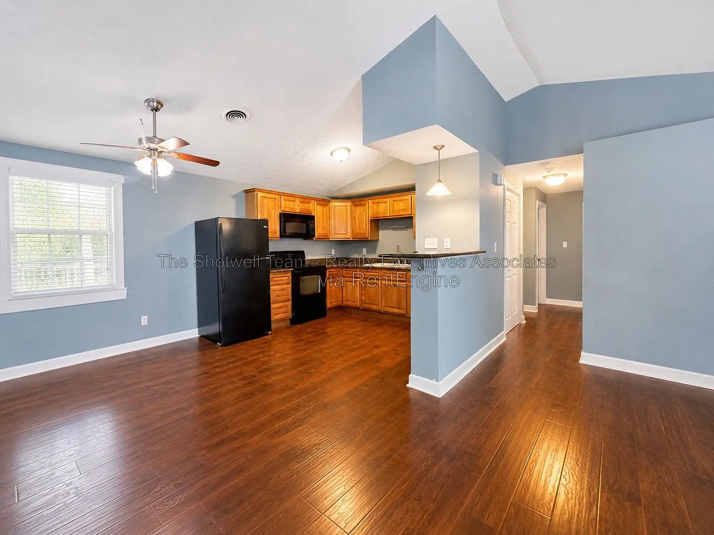 3 bed, 1.5 bath, 1100 sqft, $1,950 — Photo 3
