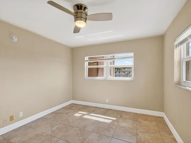 2615 NE 1st Ct #312 — Photo 33