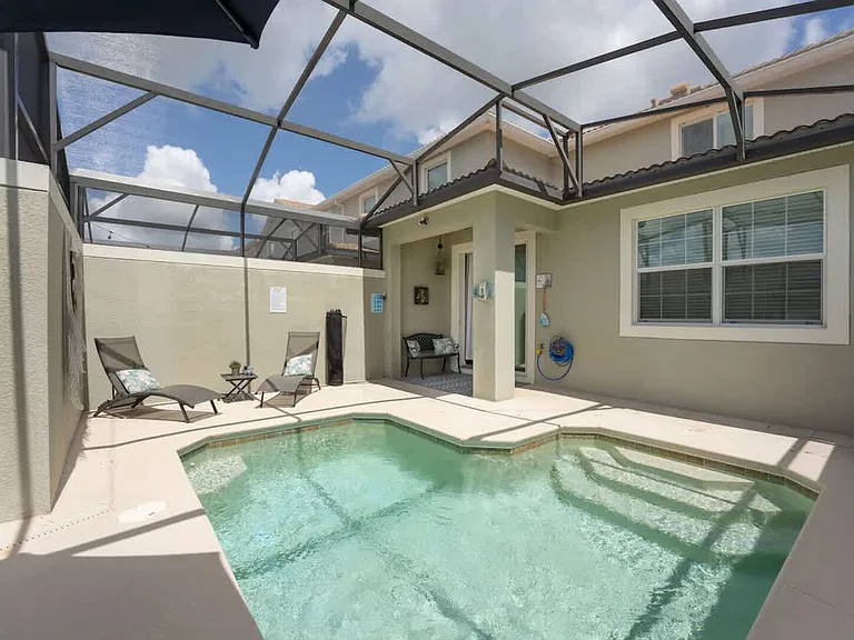 Romeo Cir — Photo 4