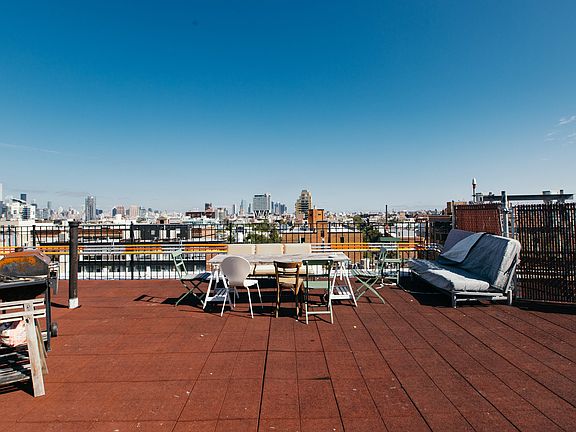 5th image of 292 Bedford Ave APT 2R